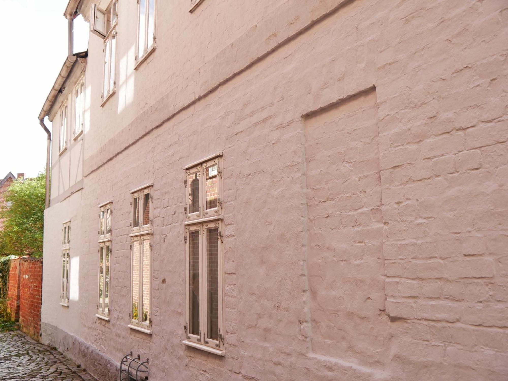 Zentrales Altstadt - Apartment In Lueneburg Mit Terrasse & Parkplatz Lüneburg Exterior foto